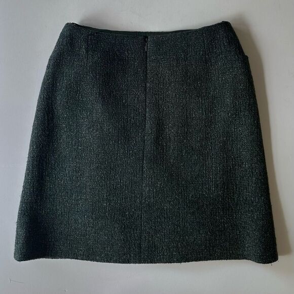 Vintage 1990s Chanel Forest Green Boucle Tweed Mini Skirt 97a 40 FR 8 US - Picture 3 of 16